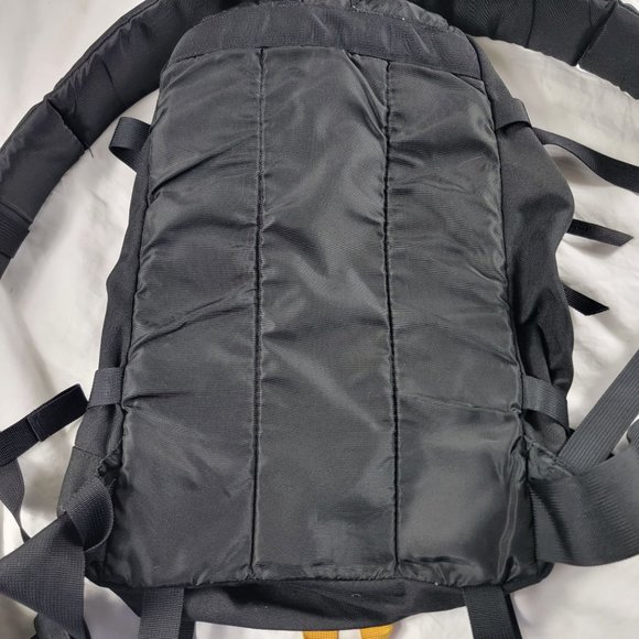 Nike ACG Karst 25 Black Yellow Hiking Mountaineering Backpacks Camping Outdoors - Picture 3 of 9